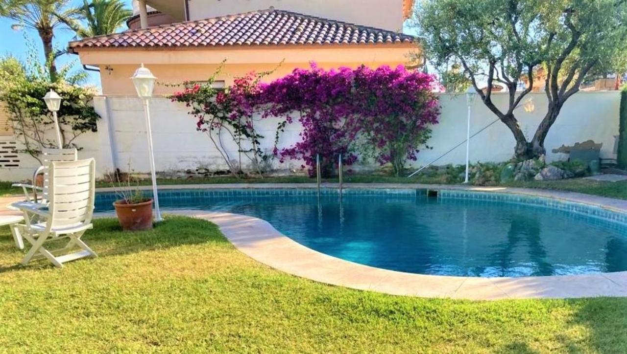 Magnifica Villa Aireola Frente Al Mar 베니카씸 외부 사진