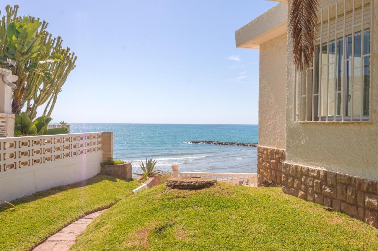 Magnifica Villa Aireola Frente Al Mar 베니카씸 외부 사진