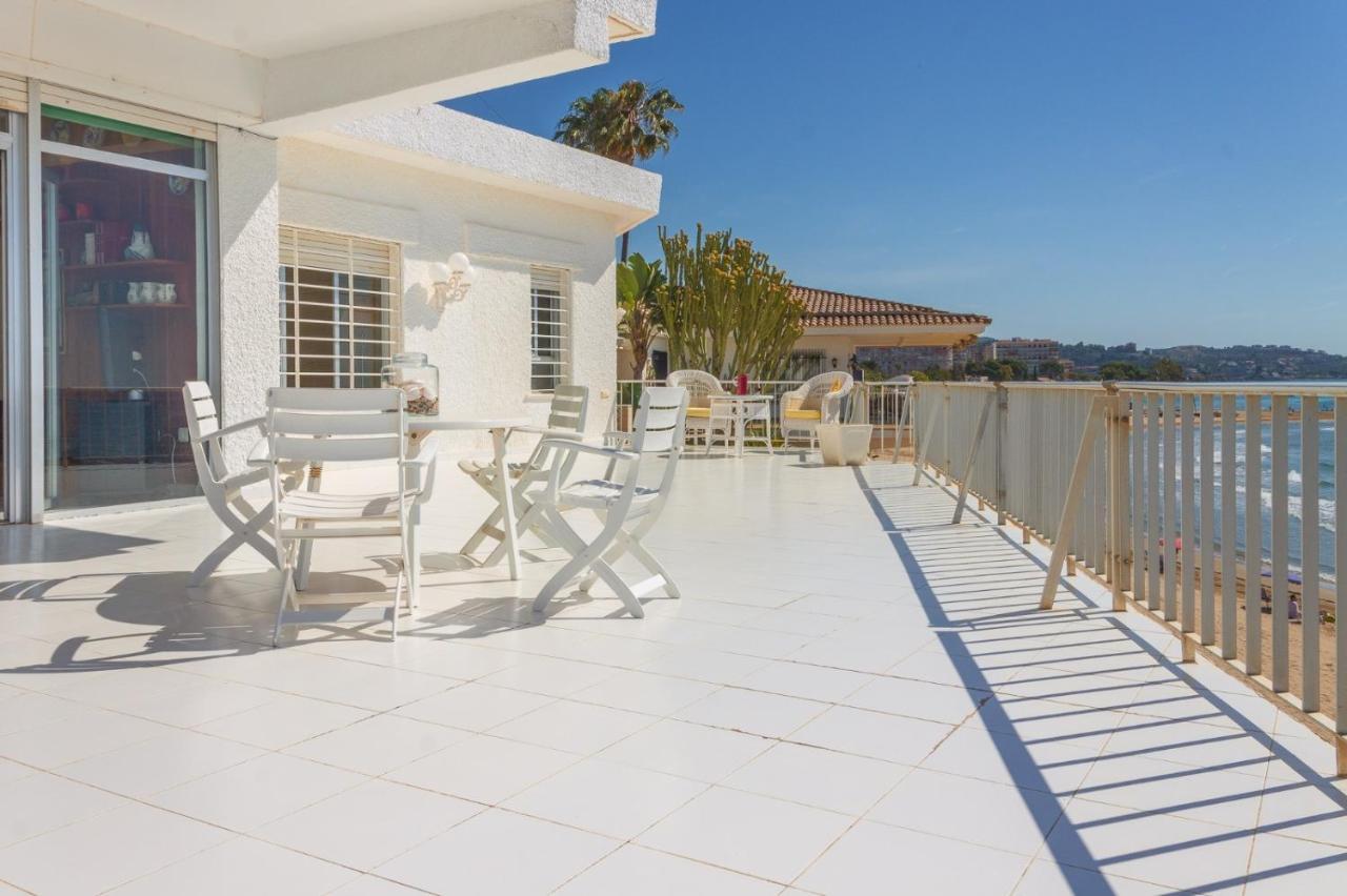 Magnifica Villa Aireola Frente Al Mar 베니카씸 외부 사진