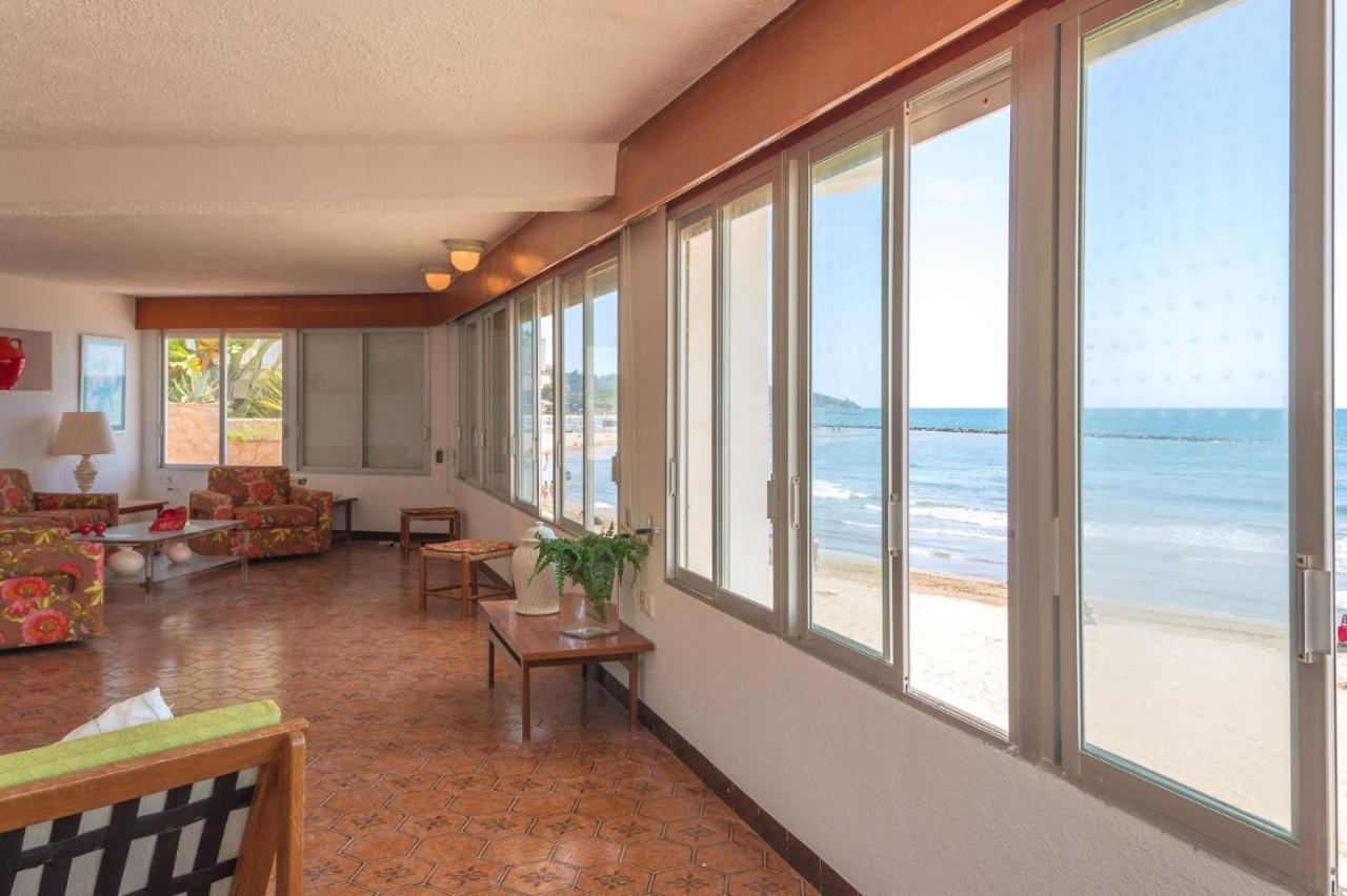 Magnifica Villa Aireola Frente Al Mar 베니카씸 외부 사진