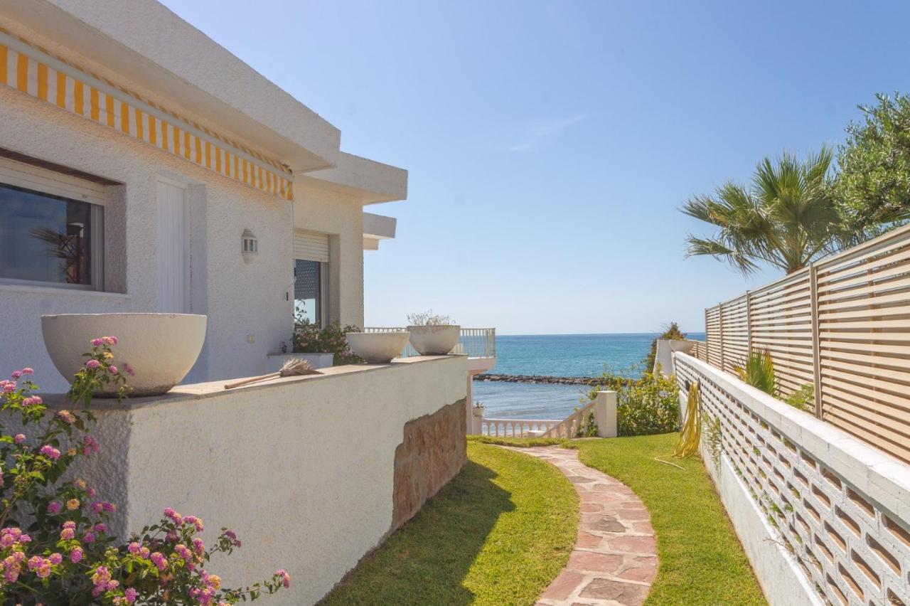 Magnifica Villa Aireola Frente Al Mar 베니카씸 외부 사진