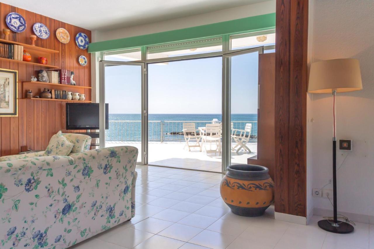 Magnifica Villa Aireola Frente Al Mar 베니카씸 외부 사진
