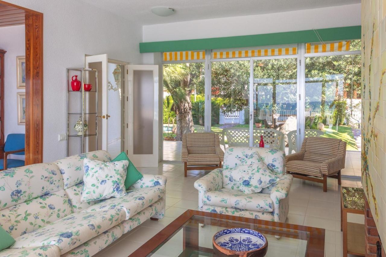 Magnifica Villa Aireola Frente Al Mar 베니카씸 외부 사진