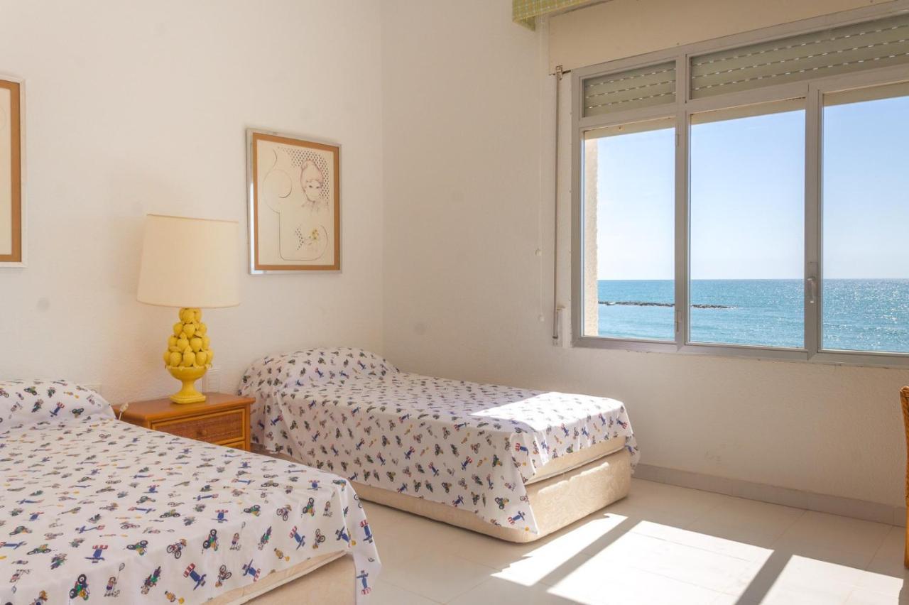 Magnifica Villa Aireola Frente Al Mar 베니카씸 외부 사진