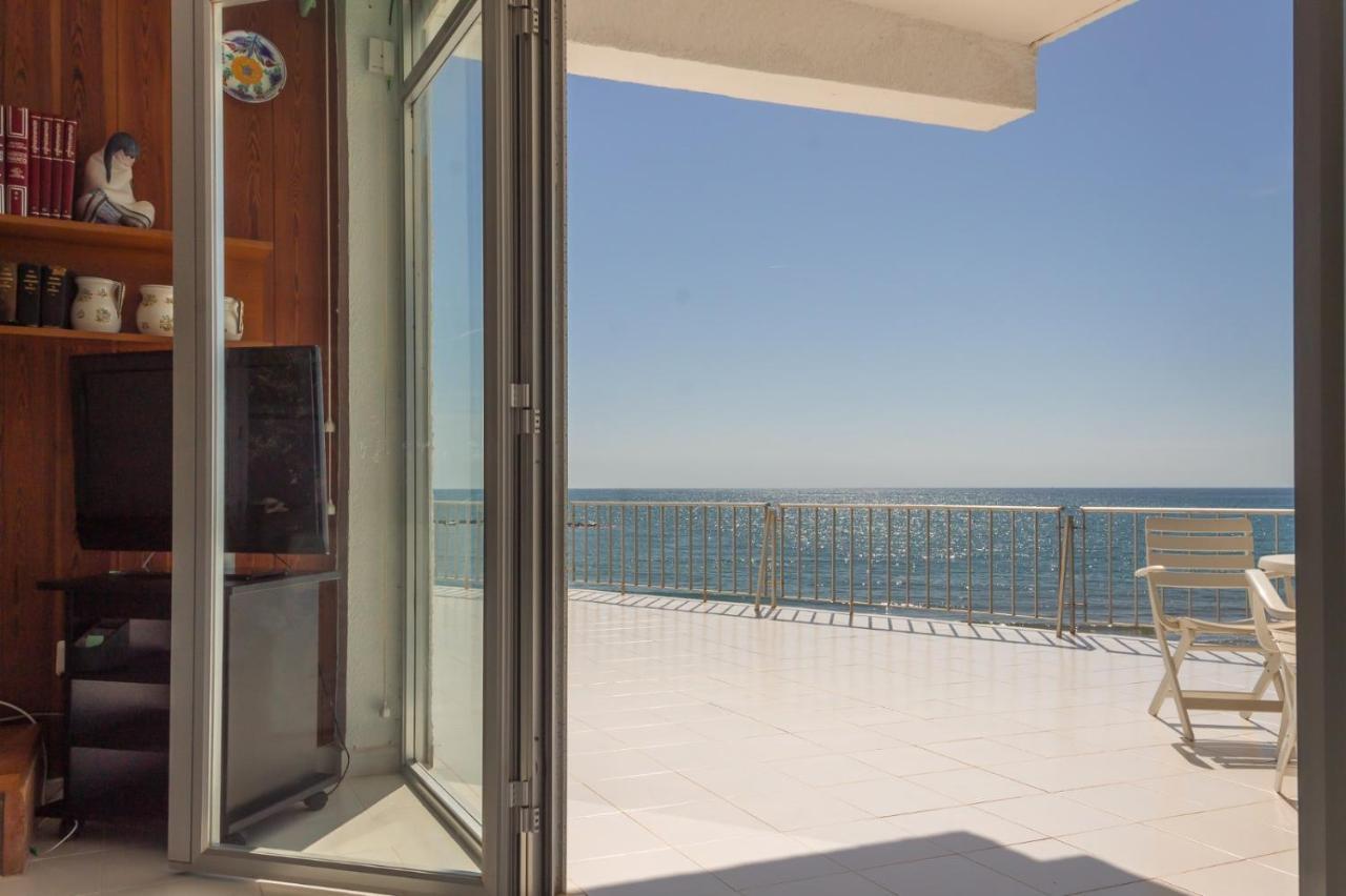 Magnifica Villa Aireola Frente Al Mar 베니카씸 외부 사진