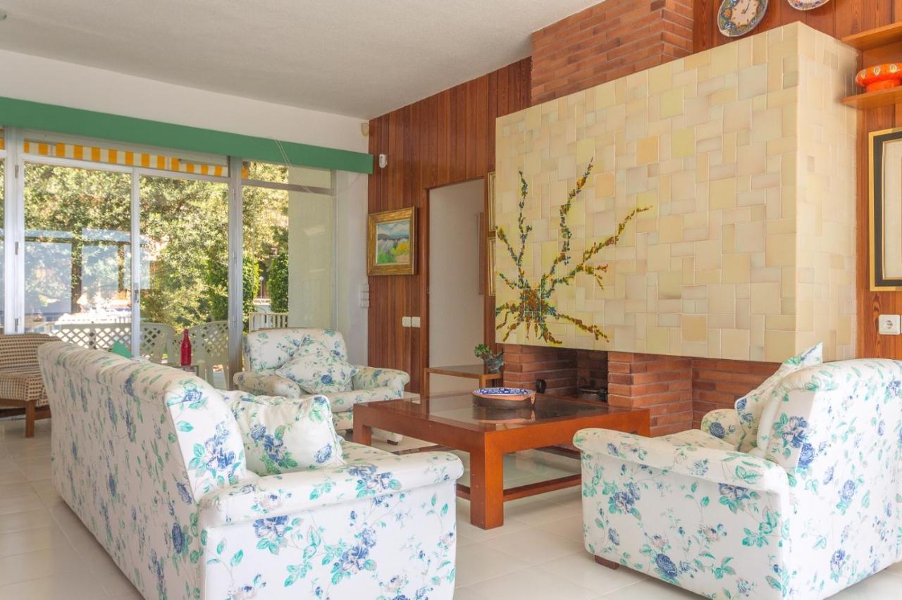 Magnifica Villa Aireola Frente Al Mar 베니카씸 외부 사진