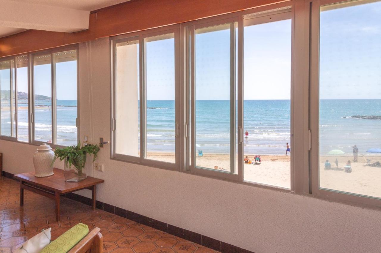 Magnifica Villa Aireola Frente Al Mar 베니카씸 외부 사진